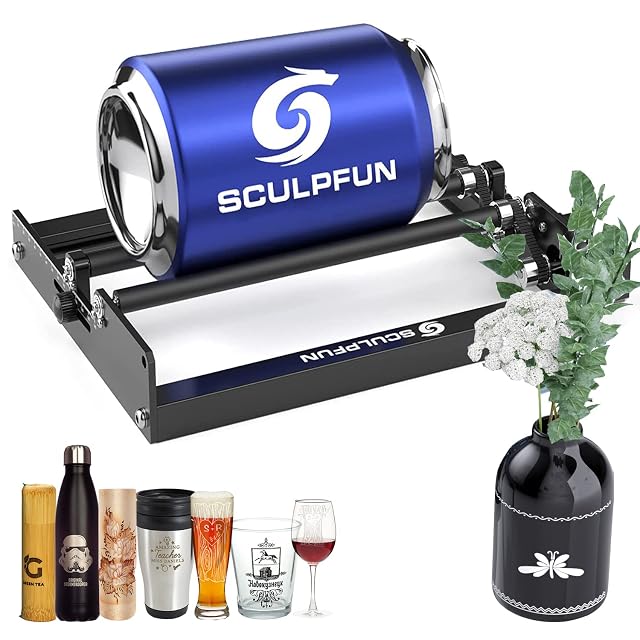 Black SCULPFUN roller frame turning a blue can, beside engraved bottles, cups and glasses
